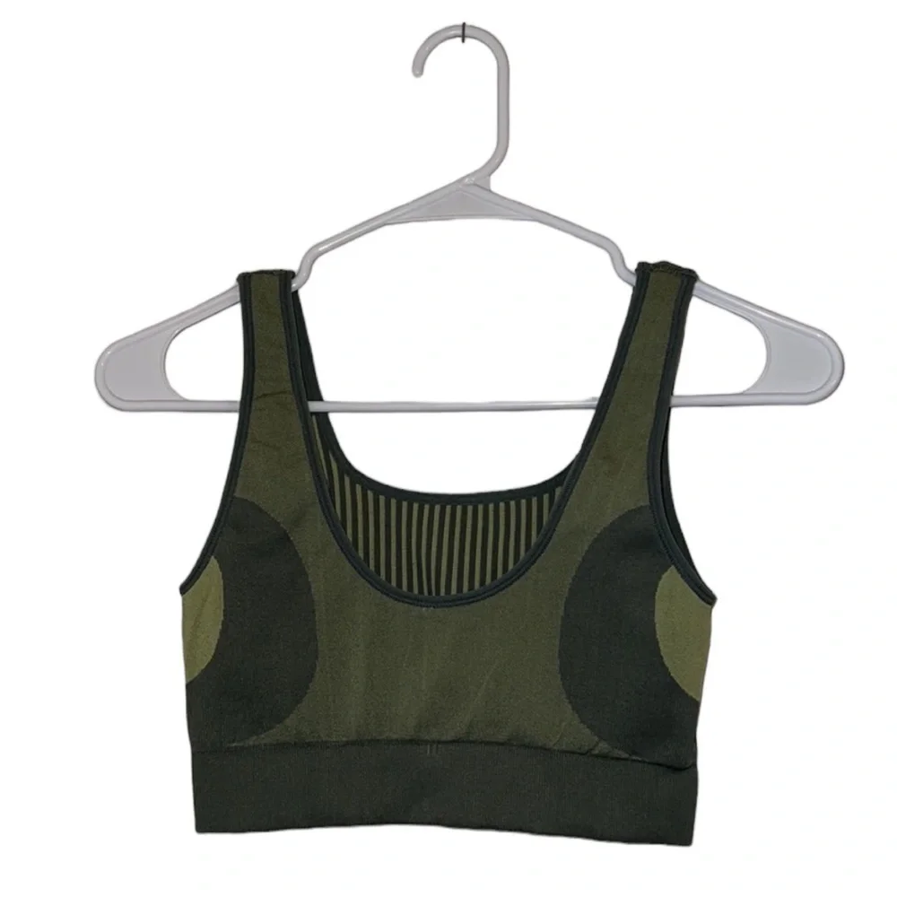 Fabletics sports bra - seem less green patterned bra - size XS